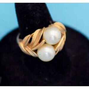 Vintage Double Pearls Gold Tone Ring by Avon Size 6 - N26